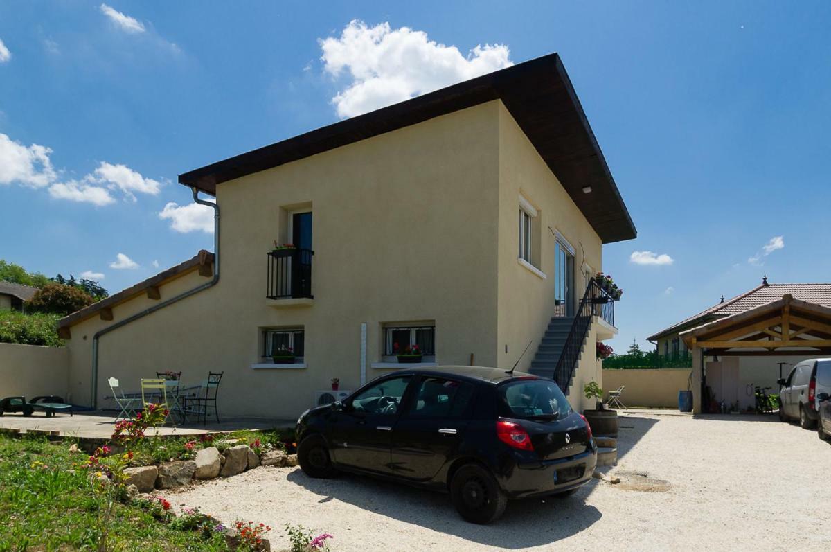 Guest House Domaine Des Grouilleres Saint-Clair-du-Rhone Bagian luar foto